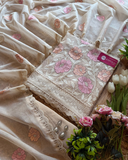 Phulwari Mul Chanderi tassel neck suit set