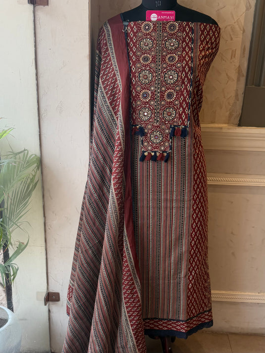Jaipuri printed tassel neck pure cotton suit set
