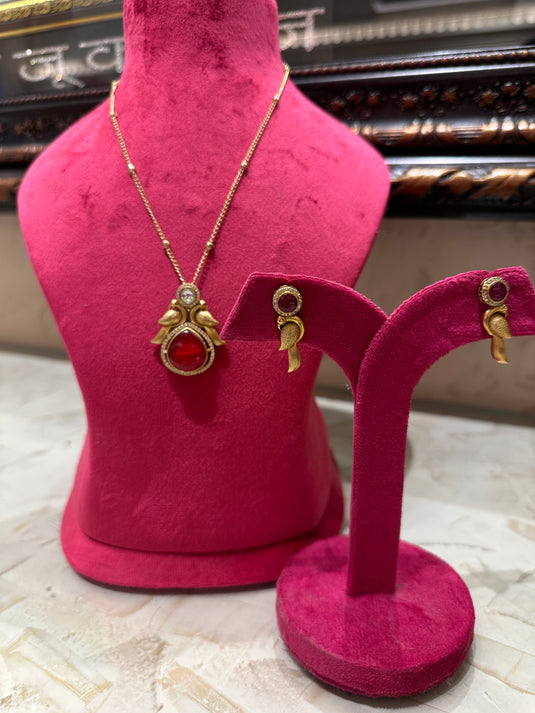 Birdy coloured stone set