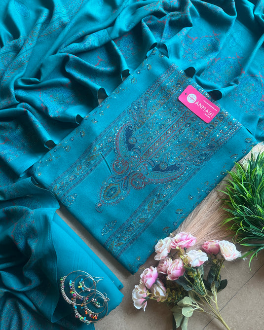 Pakistani soft spun pashmina suit set with numaish work