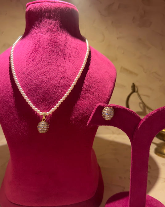 Semi cylindrical diamond set with string