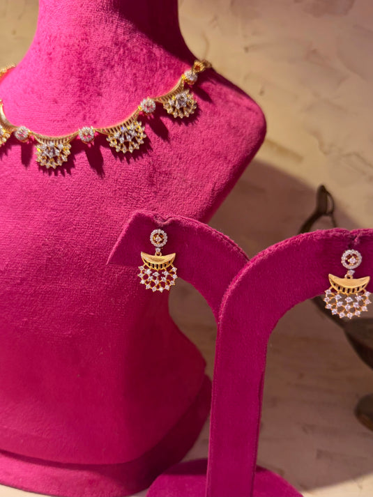 Waves diamond string with hangings