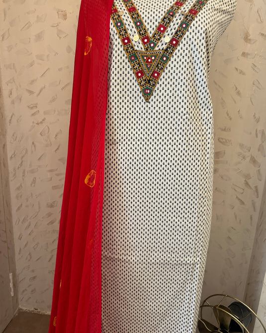 Jodhpuri self print cotton suit set with Jodhpuri neck and batik chiffon dupatta