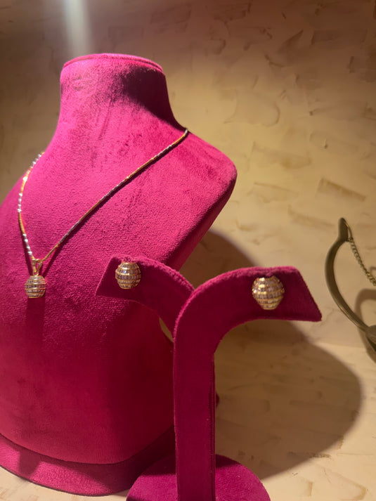 Semi cylindrical diamond set with string