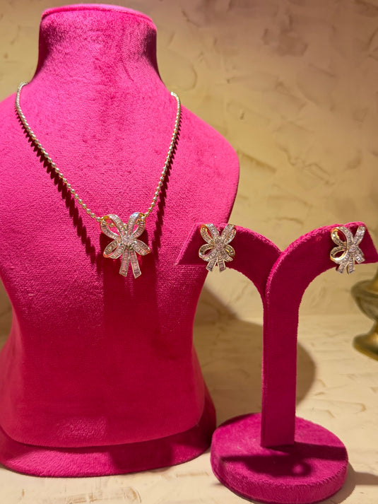 Bow 3D pendant set with peas chain