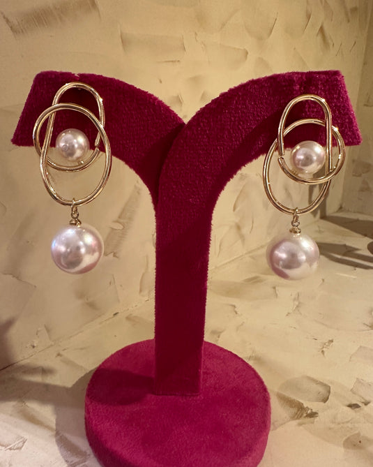 Hanging abstract pearls