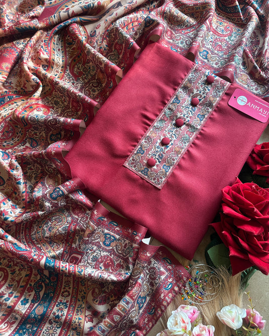 Buttoned spun suit set with printed shawls