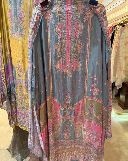 Pakistani highlighted muslin suit set
