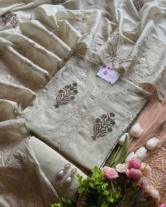 Mul Chanderi pita work block print suit set