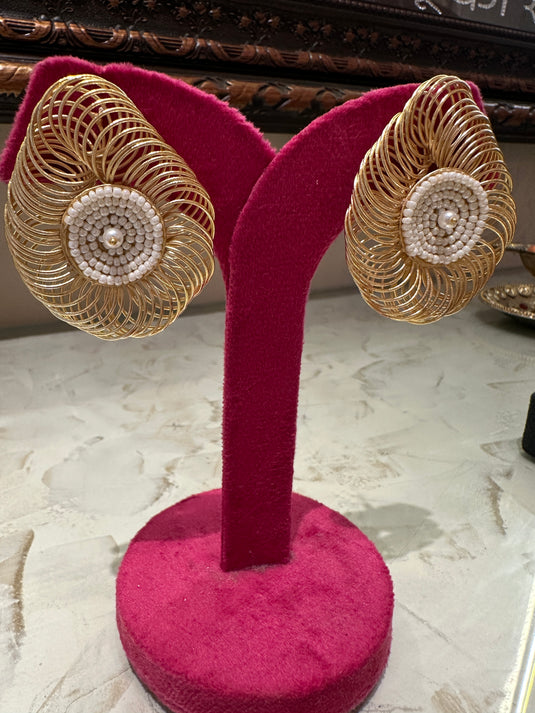 Pearl nest earrings