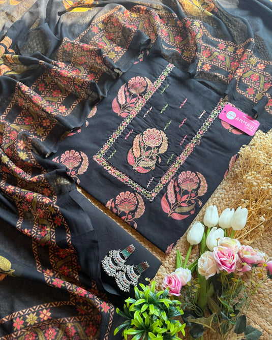 Hibiscus print Cambric cotton suit set with highlighted mirror neck