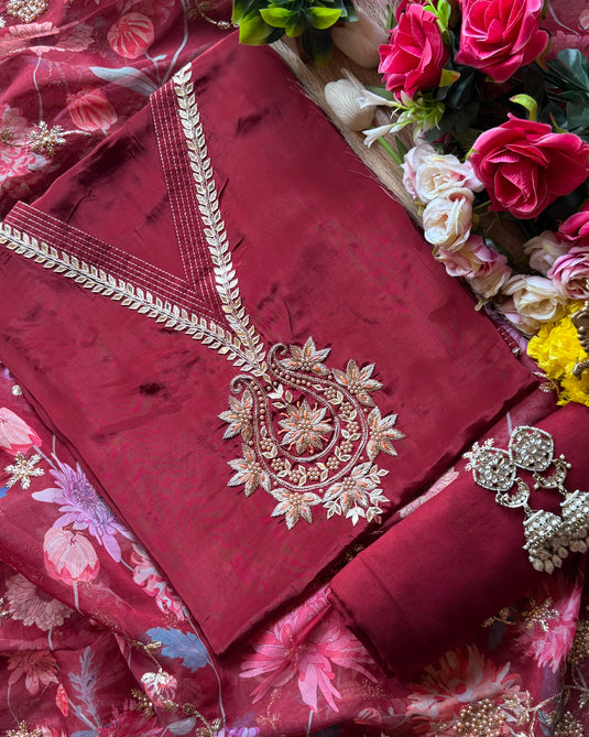 Pure Crepe gotta neck suit with organza dupatta