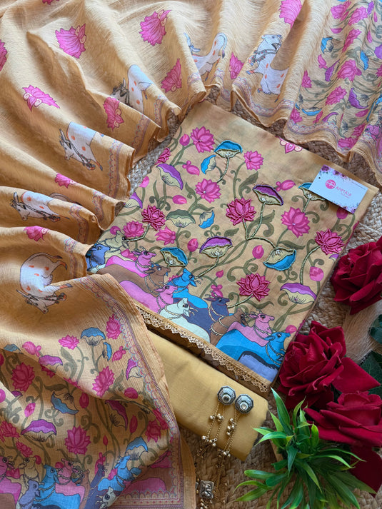 Pichwai Mul cotton highlighted pearl suit set