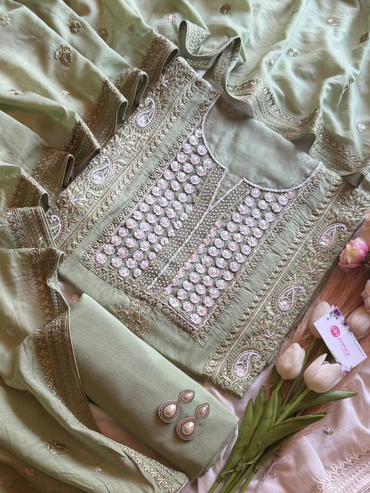 Mul Chanderi Pakistani embedded flower neck suit set