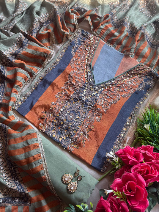 Everyday festive muslin suit with highlights