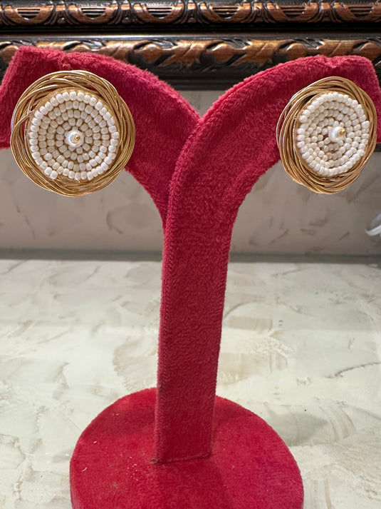 Wired spiral pearl studds