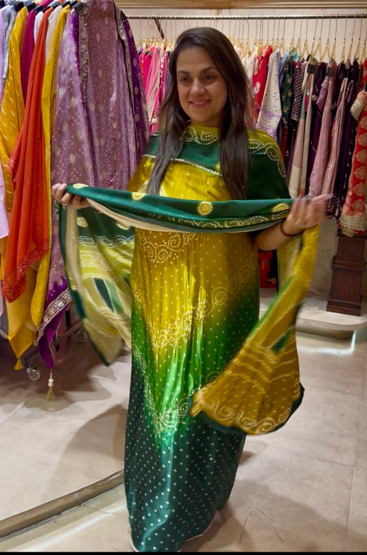 Coloured traditional Bandhani with paper mirror details