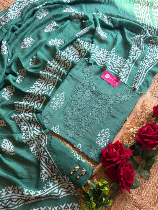 Embroidered neck muslin suit set with block print