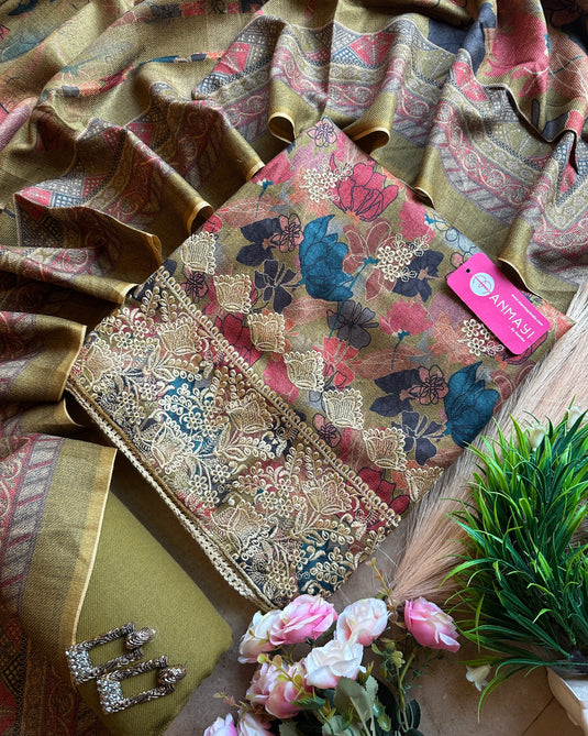 Coloured machine work soft spun suit set