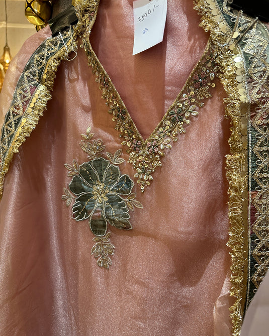 Article 23 pure tissue appliqué suits