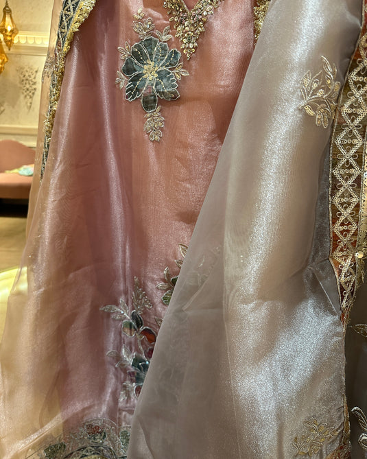 Article 23 pure tissue appliqué suits