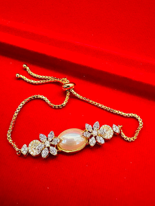 Pearl queen bracelet