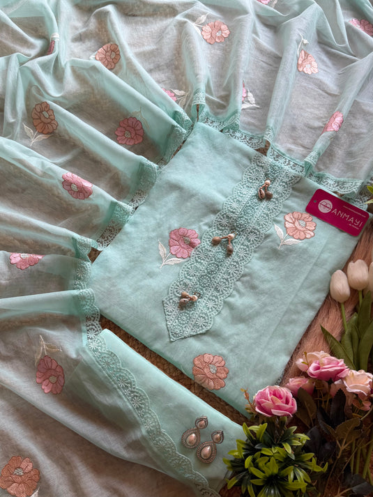 Phulwari Mul Chanderi tassel neck suit set