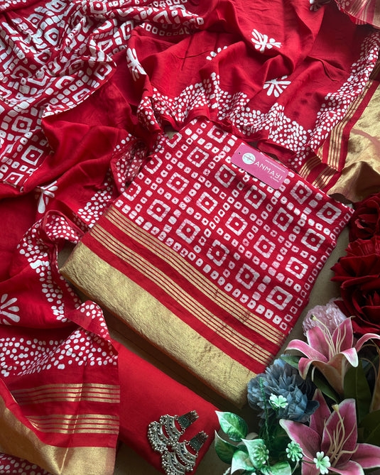 Ghadchola look muslin suit set with banarasi border