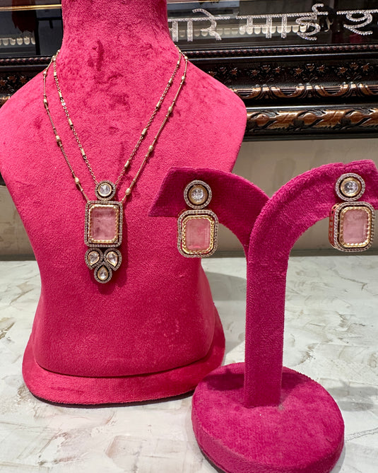Elizabeth pink italian chain set