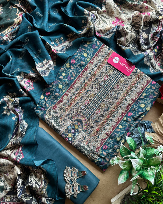 Semi crepe Pakistani thread work suit set