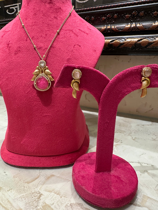 Birdy coloured stone set