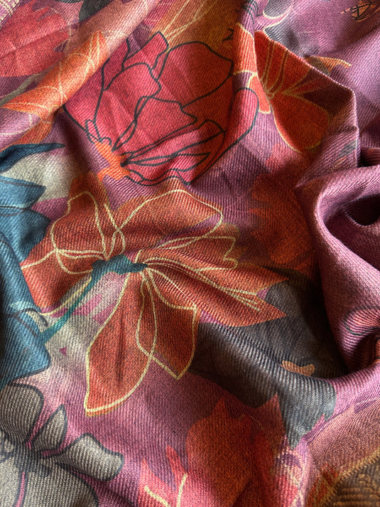 Coloured machine work soft spun suit set