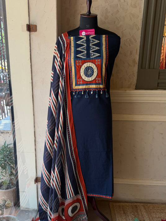 Patched abstract neck dark blue suit set