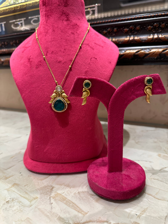 Birdy coloured stone set