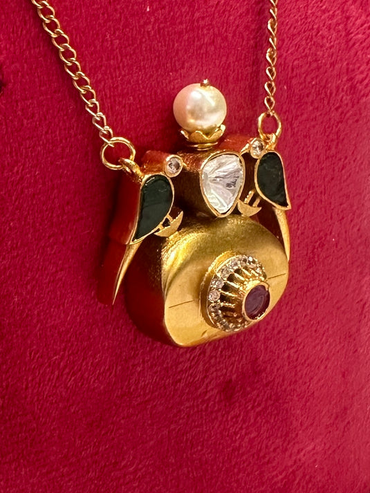Italian bird chain set with tops