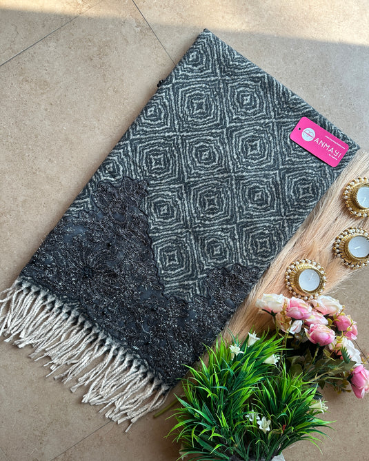 Abstract soft patched border woollen stole