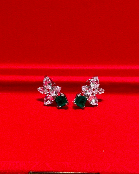 Emerald petal diamond studds