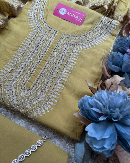 Gold Dori work mul Chanderi suit set