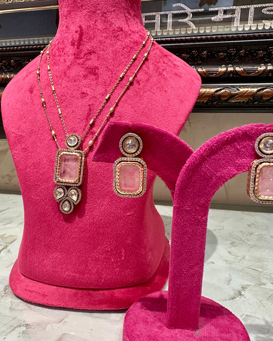 Elizabeth pink italian chain set