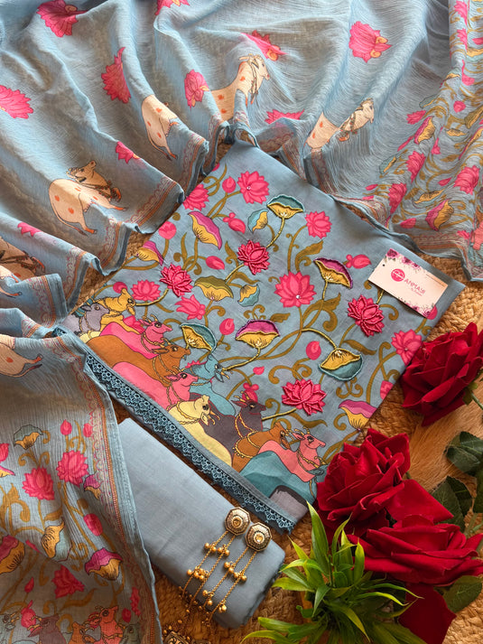 Pichwai Mul cotton highlighted pearl suit set