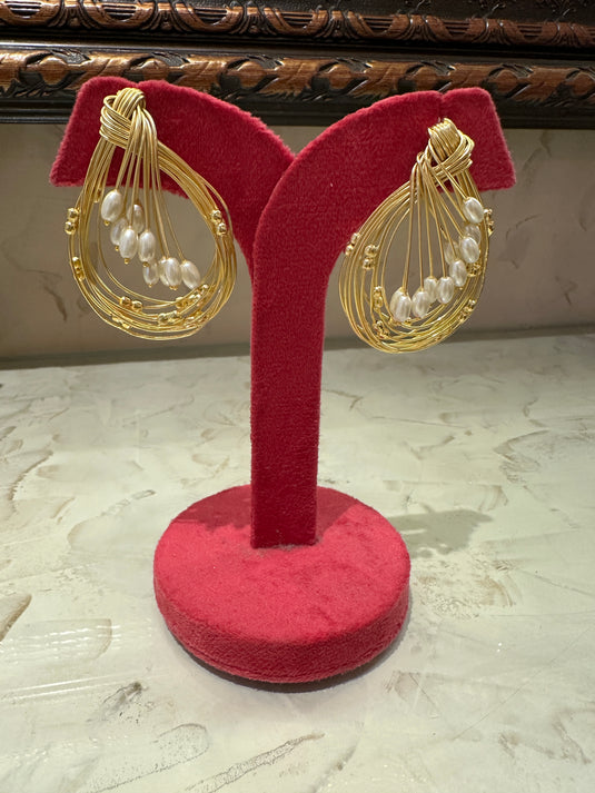 Pearl nest earrings