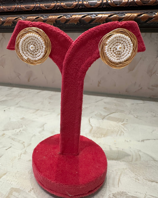 Wired spiral pearl studds
