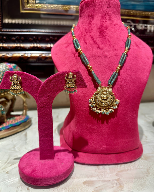 Emerald Goddess pearl set
