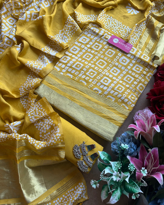 Ghadchola look muslin suit set with banarasi border