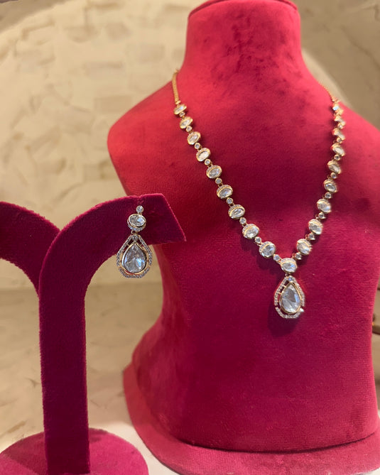 Queen crown kundan set with droplets