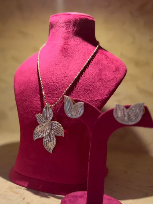 Diamond leaf pendant suit set
