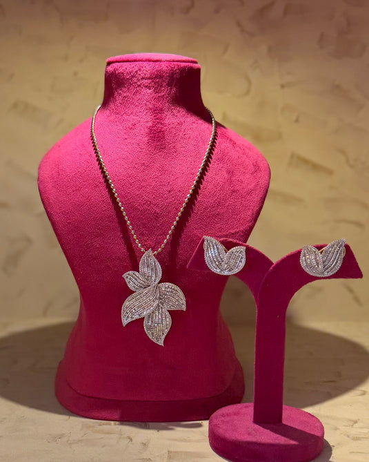 Diamond leaf pendant suit set