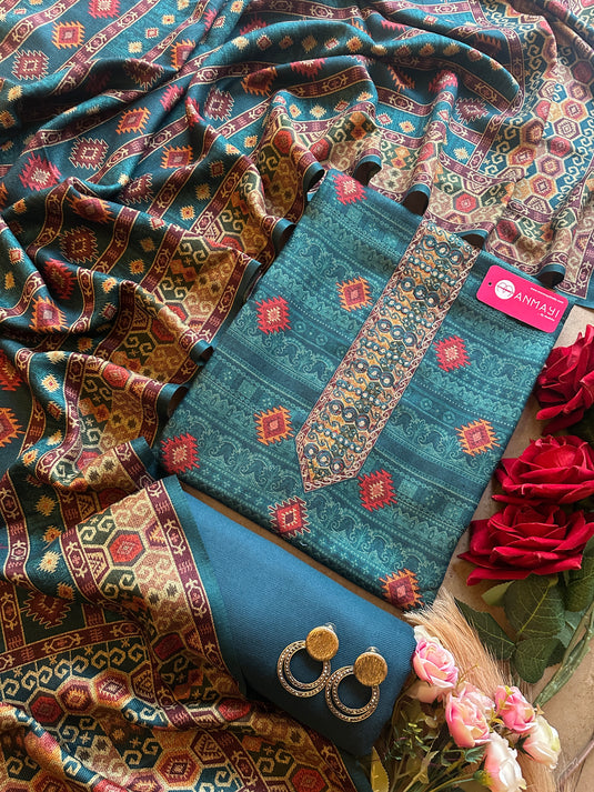 Patola print highlighted spun suit set